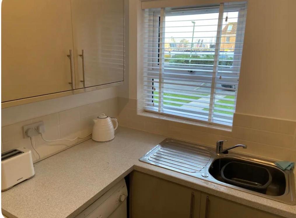 One Bedroom Ground Floor Flat Central Chichester Luaran gambar