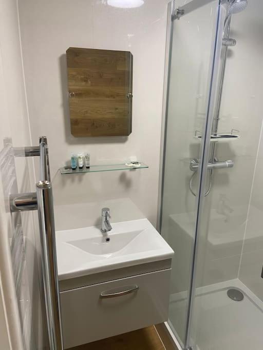 One Bedroom Ground Floor Flat Central Chichester Luaran gambar
