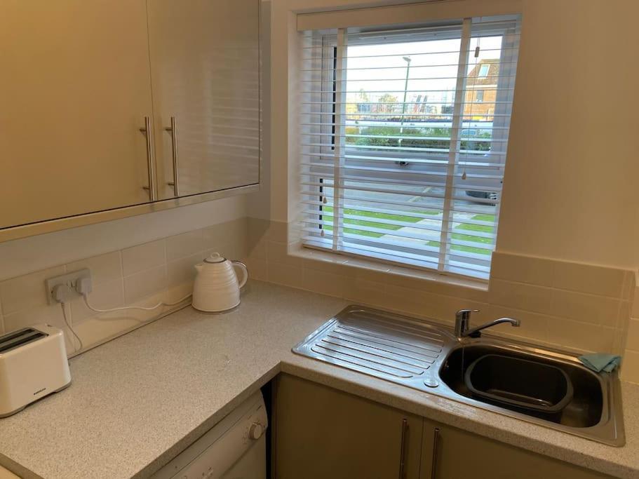 One Bedroom Ground Floor Flat Central Chichester Luaran gambar